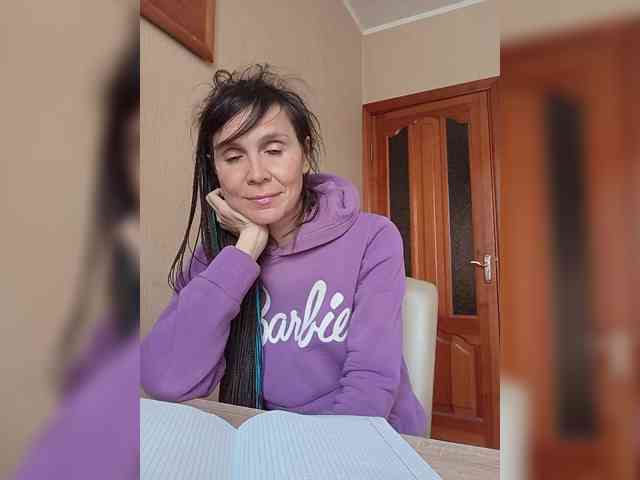 Hellenalonenochka webcam