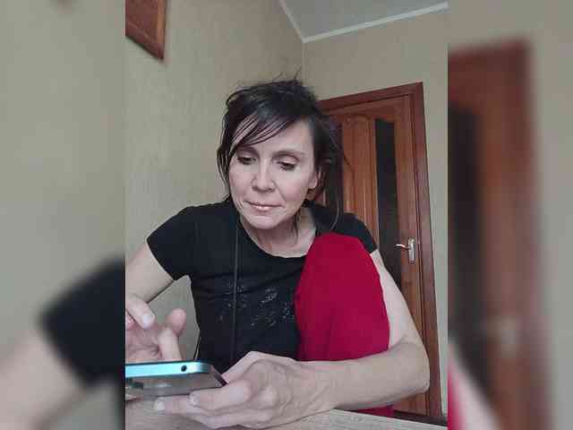 Hellenalonenochka webcam