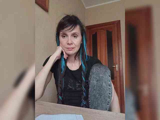 Hellenalonenochka webcam