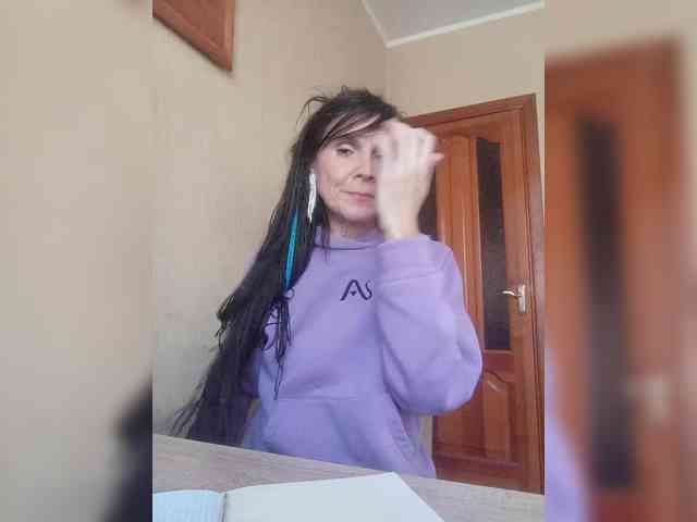 Hellenalonenochka webcam