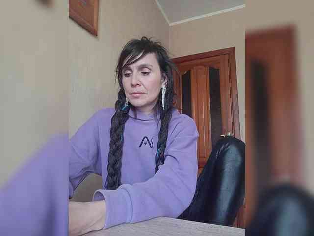 Hellenalonenochka webcam