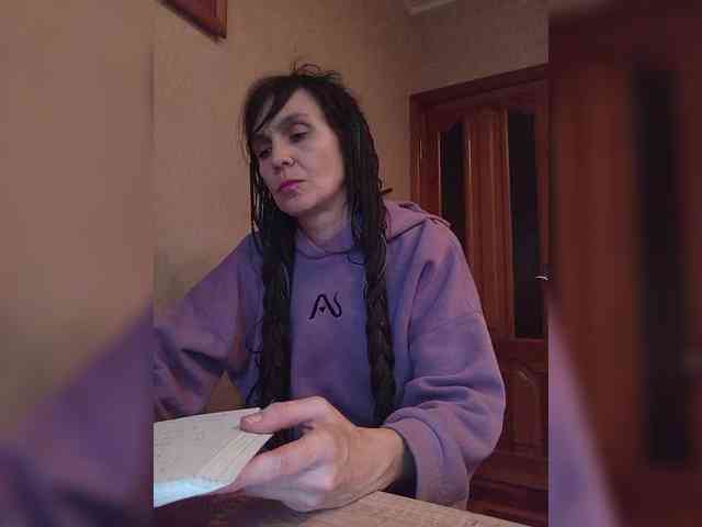 Hellenalonenochka webcam