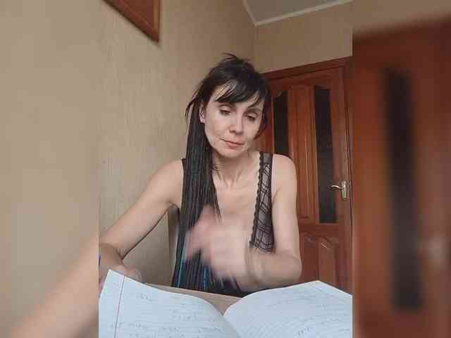 Hellenalonenochka webcam