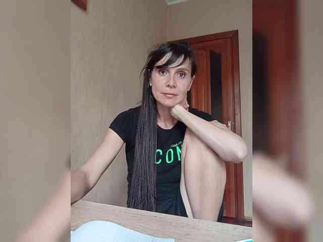 Hellenalonenochka webcam