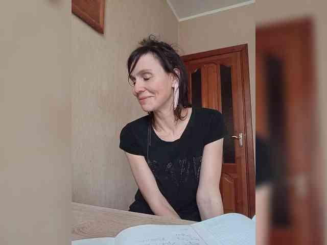 Hellenalonenochka webcam