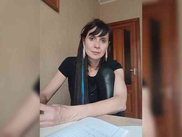 Hellenalonenochka webcam