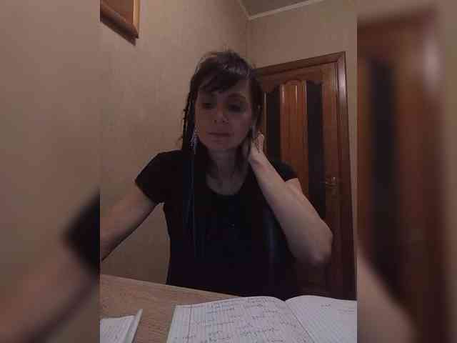 Hellenalonenochka webcam