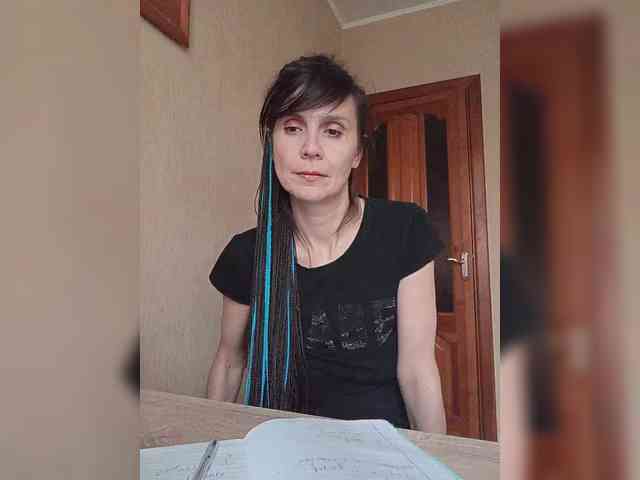 Hellenalonenochka webcam