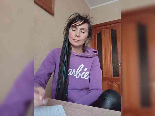 Hellenalonenochka webcam