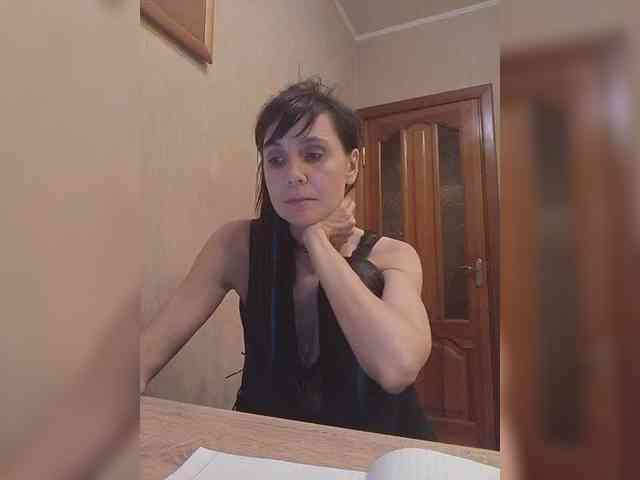 Hellenalonenochka webcam