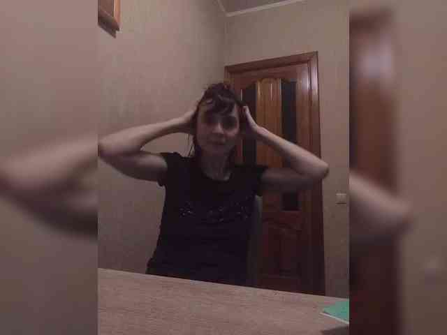 Hellenalonenochka webcam