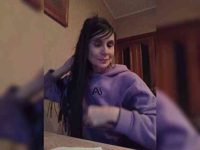 Hellenalonenochka webcam