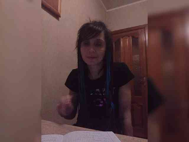 Hellenalonenochka webcam