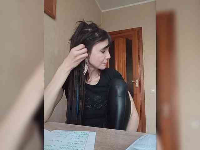 Hellenalonenochka webcam