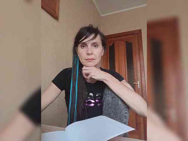 Hellenalonenochka webcam