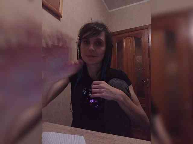 Hellenalonenochka webcam