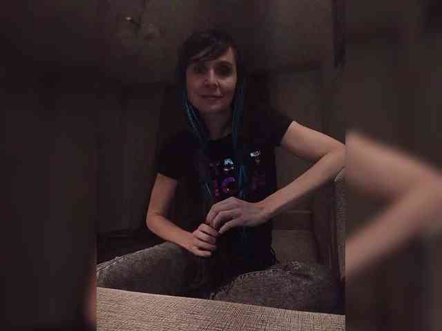 Hellenalonenochka webcam