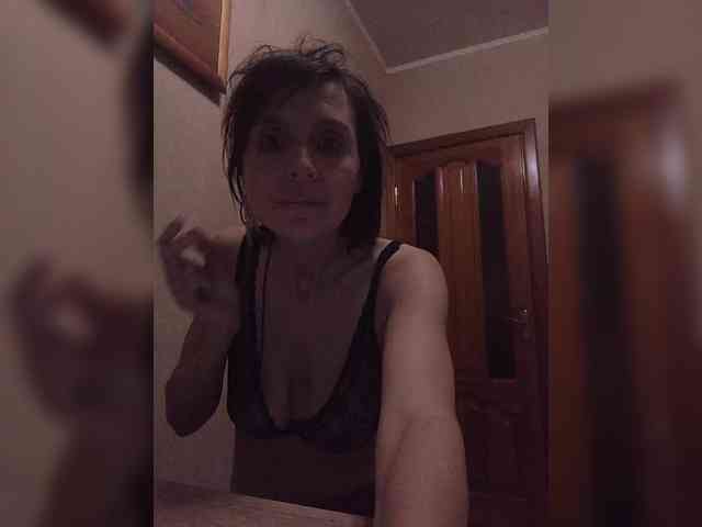 Hellenalonenochka webcam