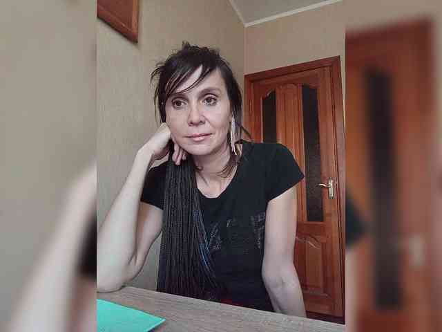 Hellenalonenochka webcam