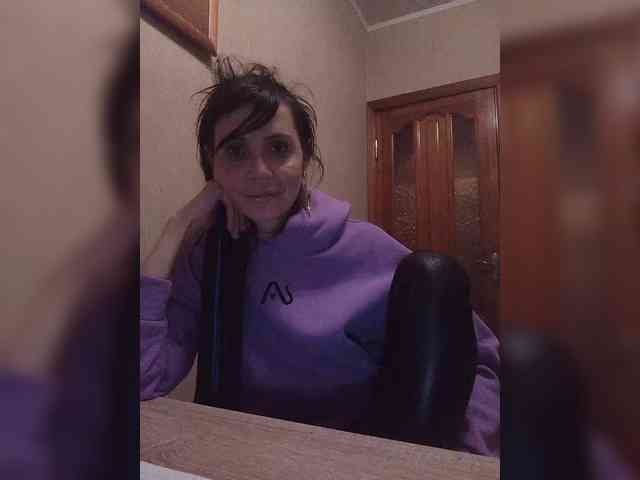 Hellenalonenochka webcam