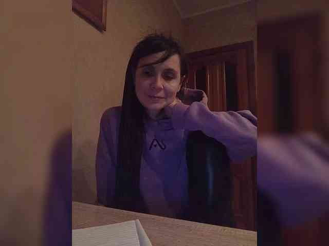 Hellenalonenochka webcam