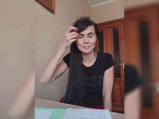 Hellenalonenochka webcam