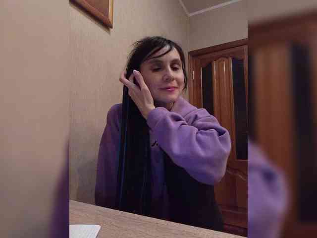 Hellenalonenochka webcam