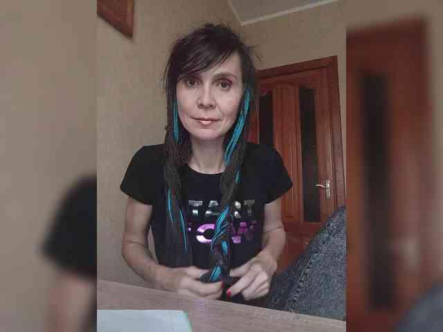 Hellenalonenochka webcam