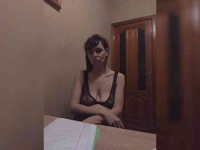 Hellenalonenochka Live Webcam on BongaCams