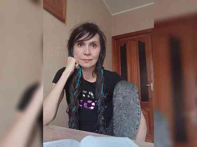 Hellenalonenochka webcam