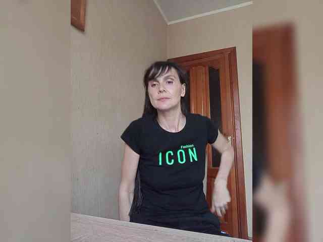 Hellenalonenochka webcam
