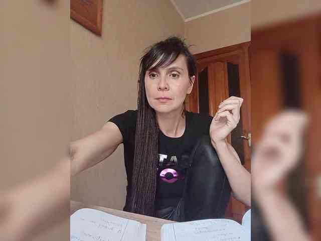 Hellenalonenochka webcam