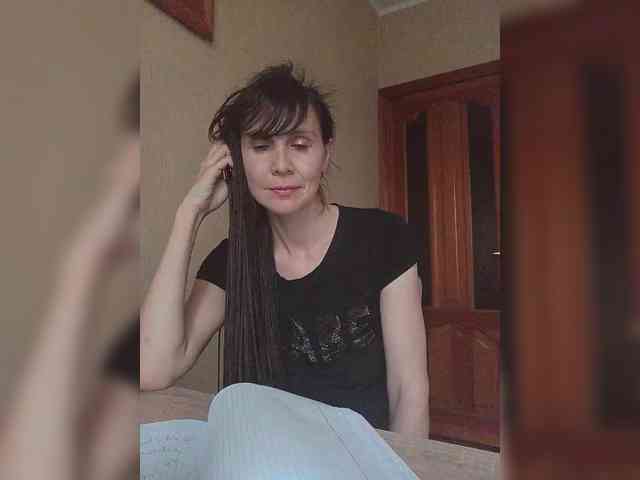 Hellenalonenochka webcam