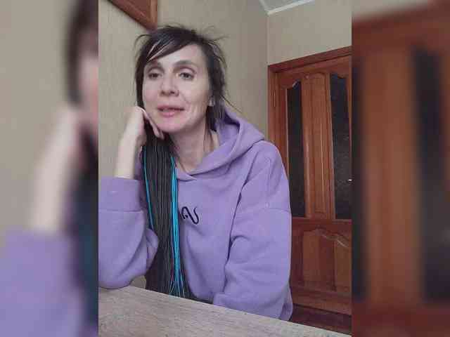 Hellenalonenochka webcam