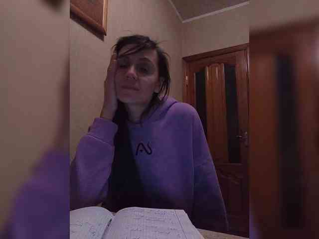 Hellenalonenochka webcam