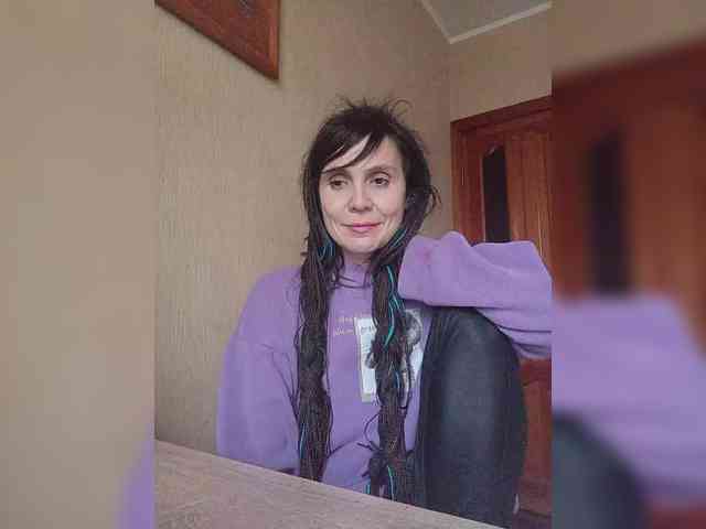 Hellenalonenochka webcam