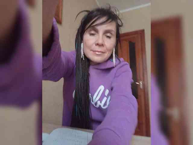 Hellenalonenochka webcam