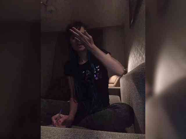 Hellenalonenochka webcam