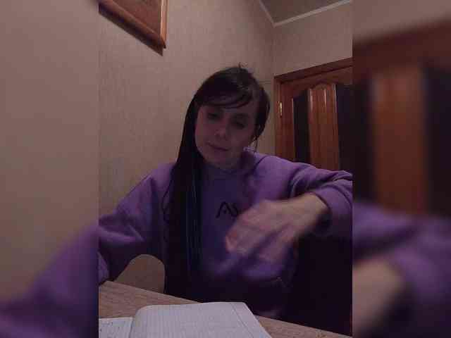 Hellenalonenochka webcam