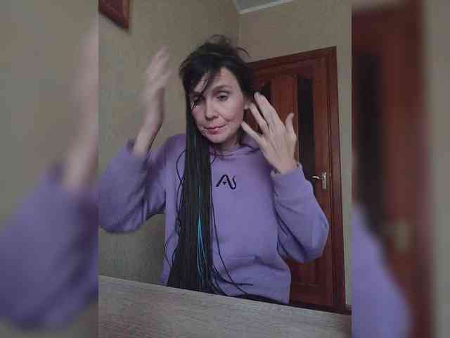 Hellenalonenochka webcam