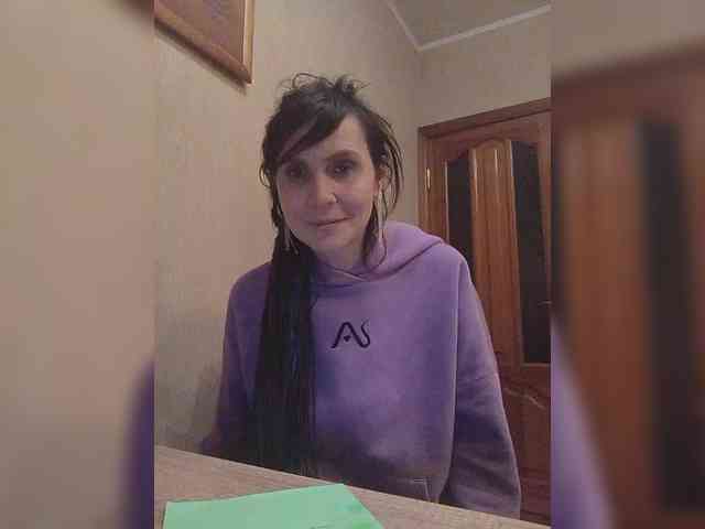 Hellenalonenochka webcam