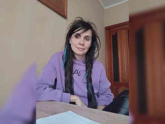 Hellenalonenochka webcam