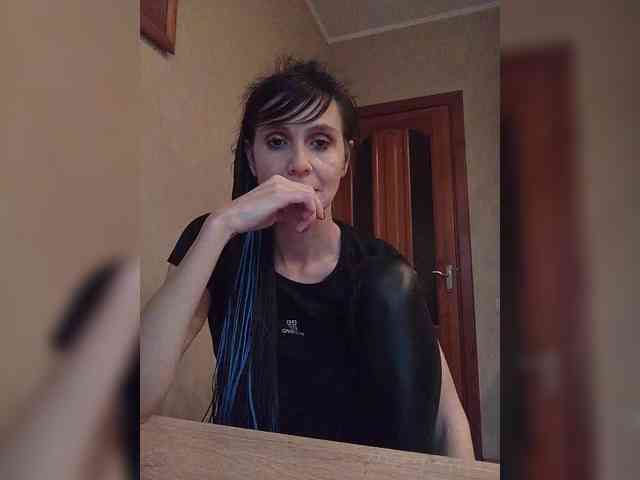 Hellenalonenochka webcam