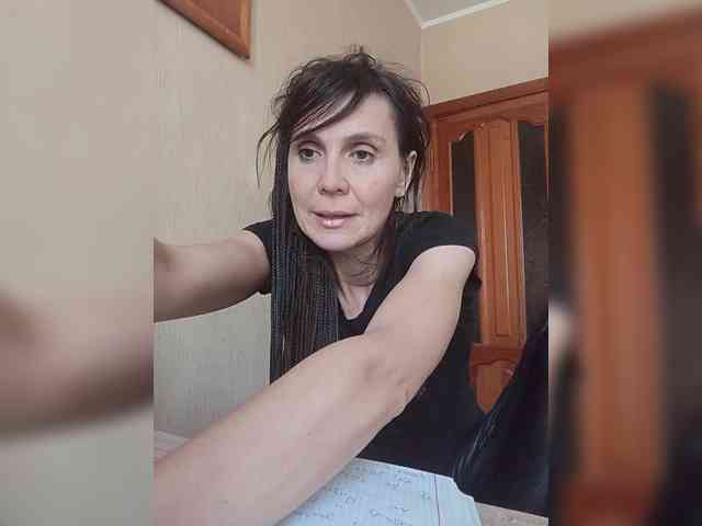 Hellenalonenochka webcam