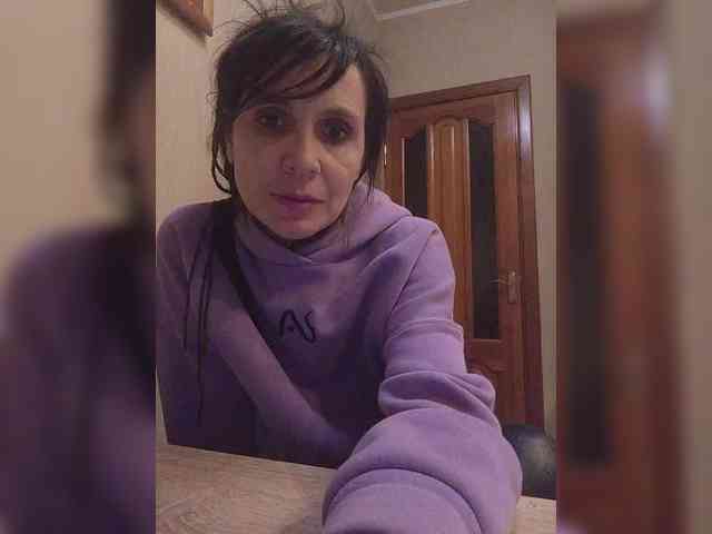 Hellenalonenochka webcam