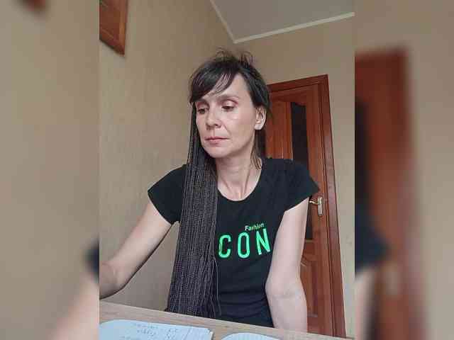 Hellenalonenochka webcam