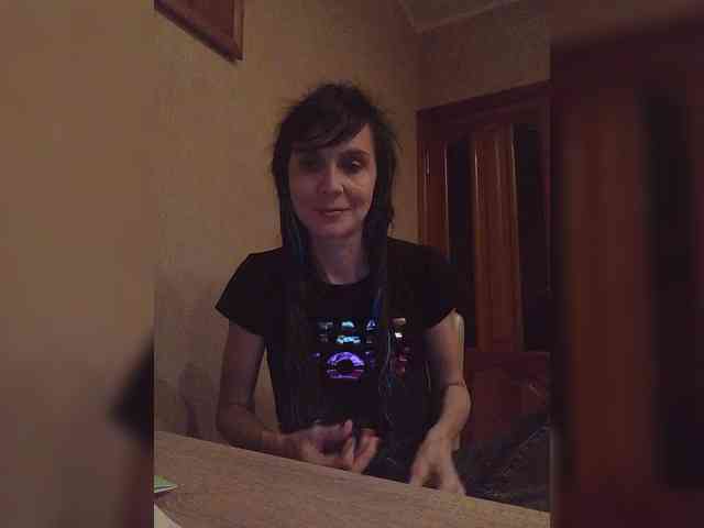 Hellenalonenochka webcam