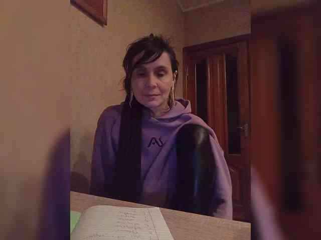 Hellenalonenochka webcam