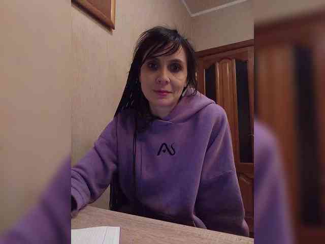 Hellenalonenochka webcam