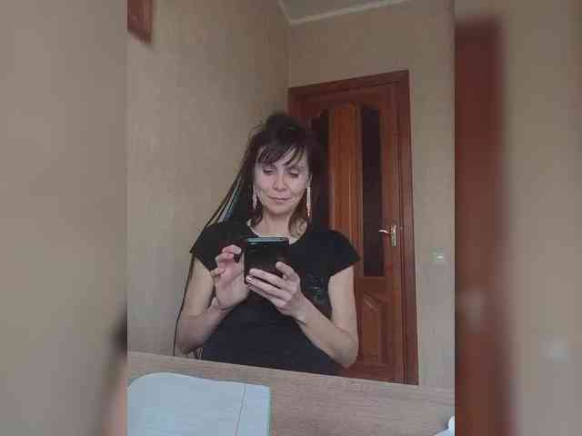 Hellenalonenochka webcam